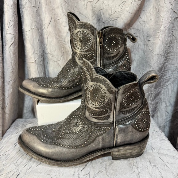 Old Gringo Women 8B Distressed Silver Studded Floral Black Leather Western Boots